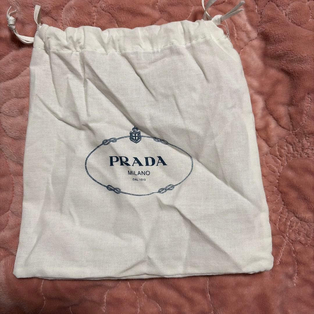 PRADA キルティングショルダーバッグ ブラック