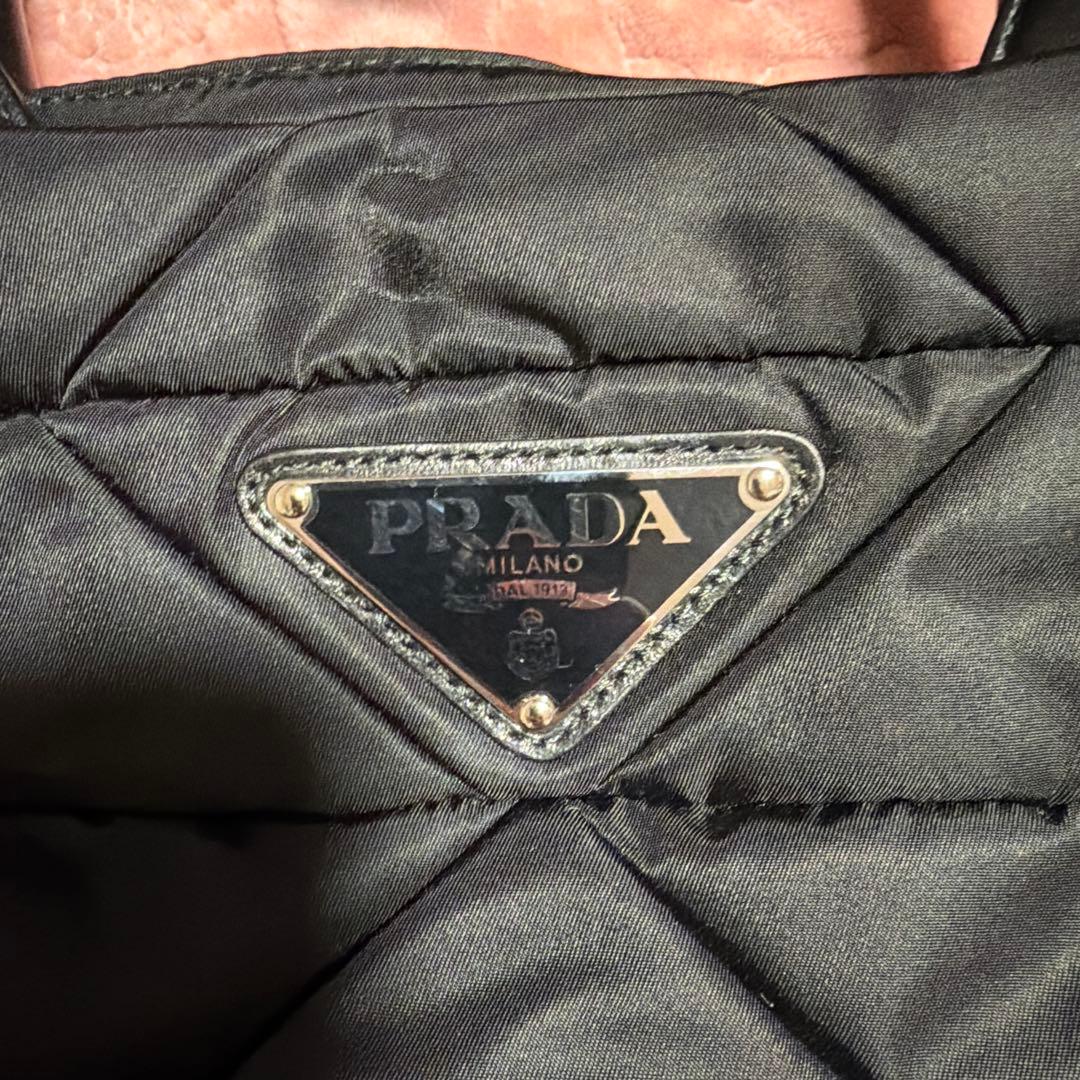 PRADA キルティングショルダーバッグ ブラック