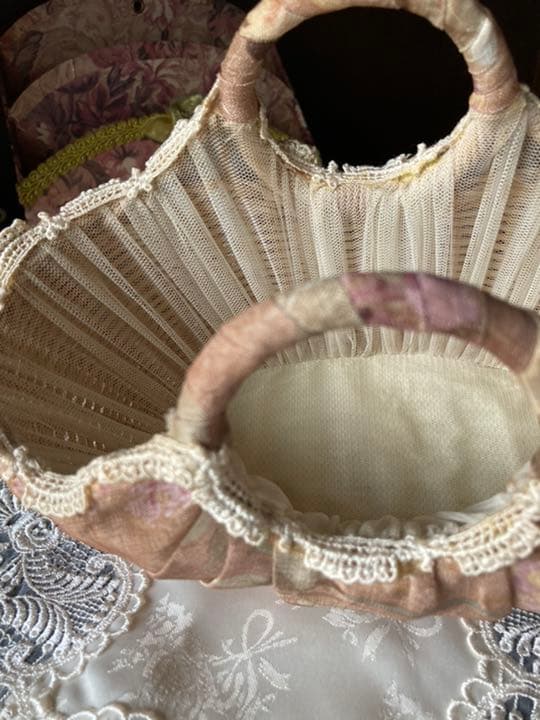 ヴィクトリアンプリント薔薇の４点盛りだくさんお楽しみ袋ペーパーレターラック＆籠等