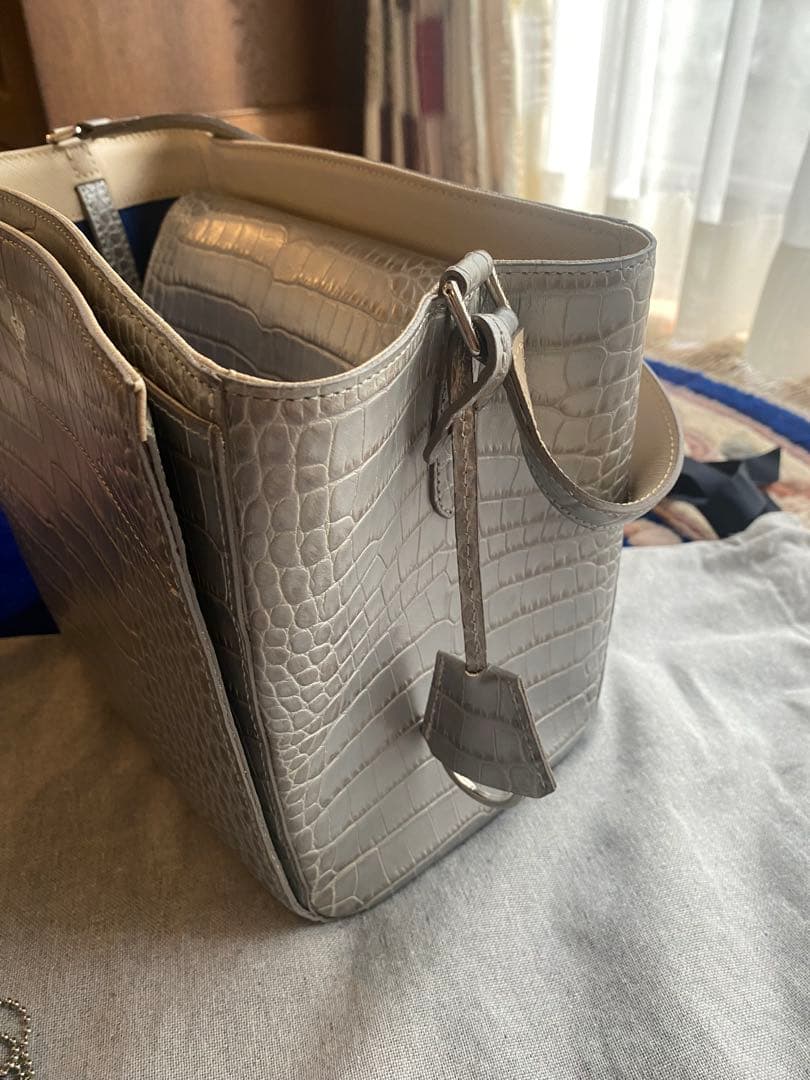 ADMJ クロコダイル風グレー ハンドバッグ