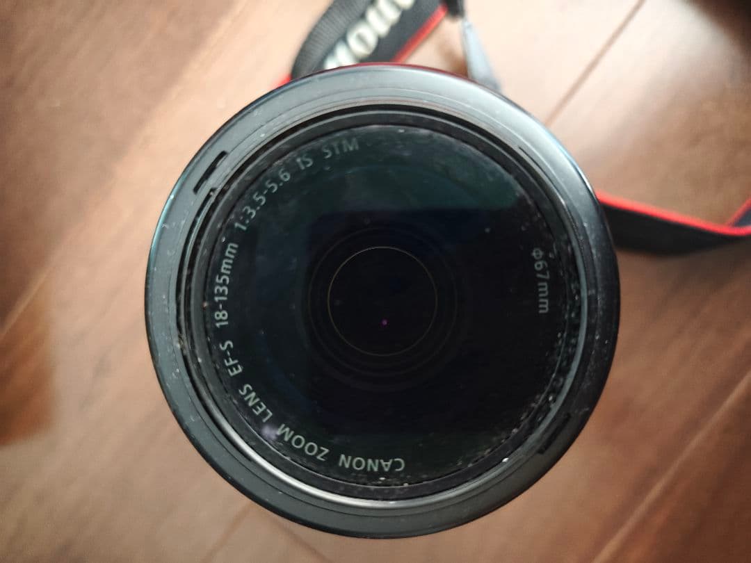 Canon eos kiss 7iの海外版700D レンズ付き