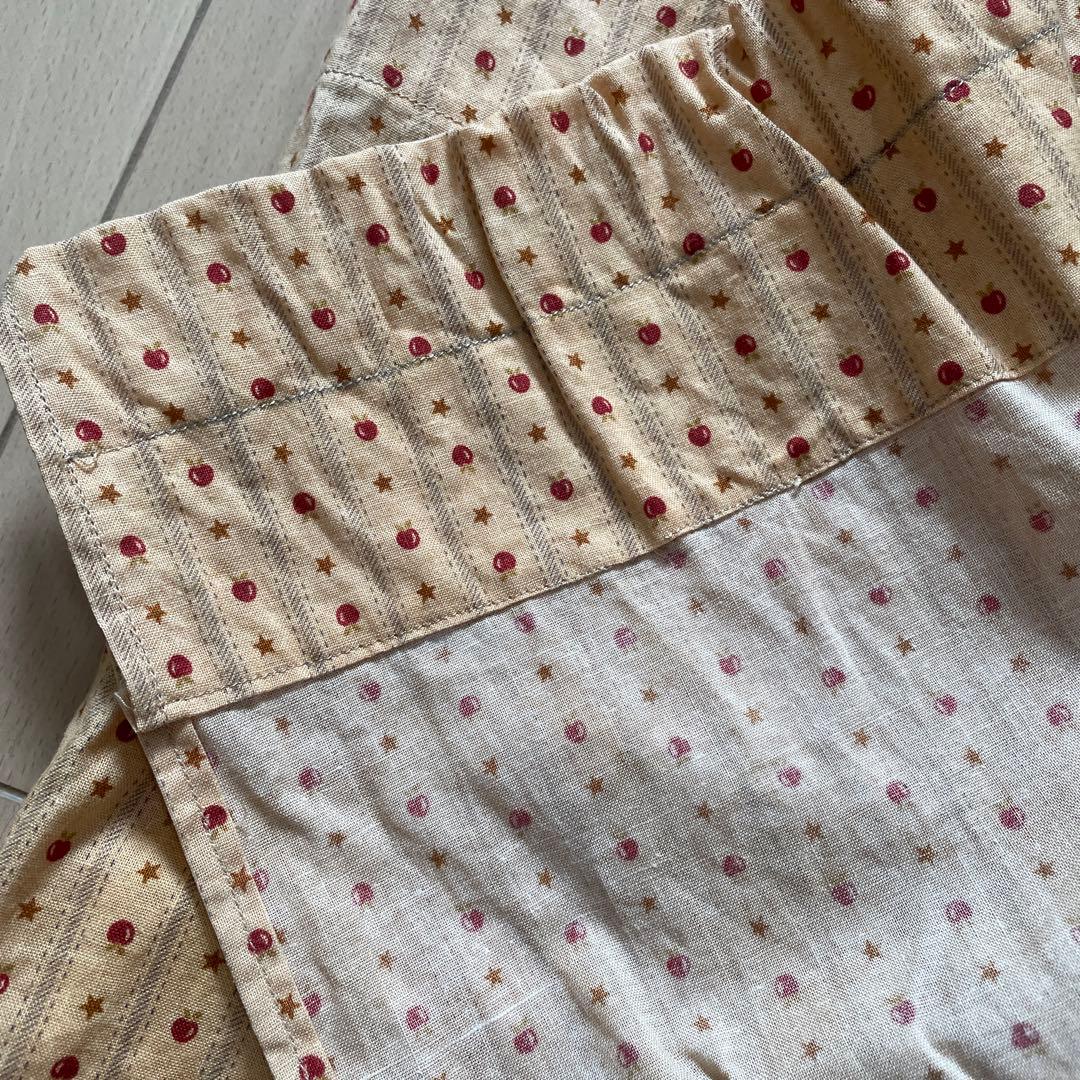 ウッドシェルフ　カーテン付き