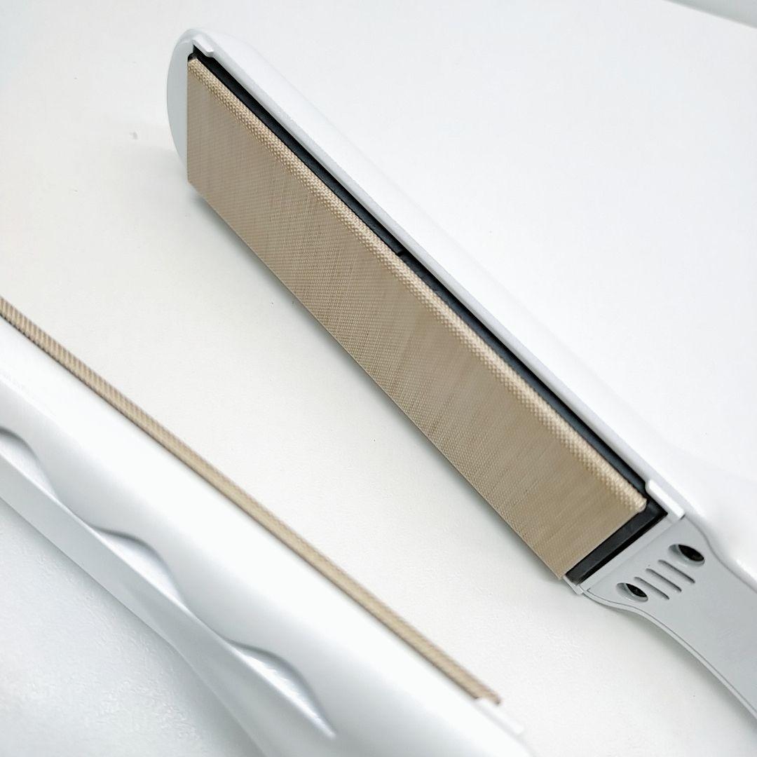 ほぼ未使用✨️最新モデル KINUJO 絹女 ストレート LM225 アイロン