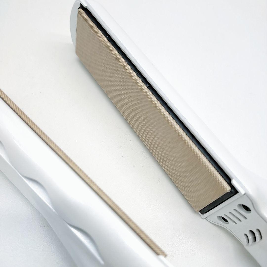 ほぼ未使用✨️最新モデル KINUJO 絹女 ストレート LM225 アイロン