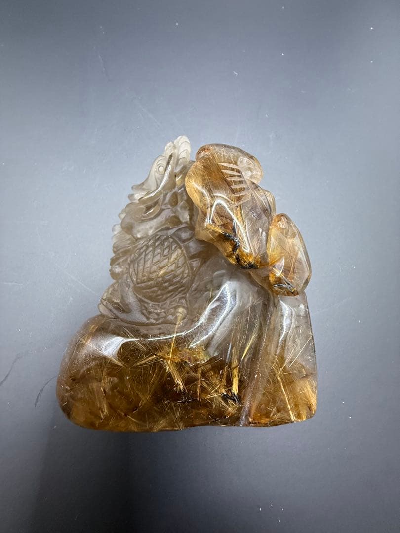 ルチルクォーツ　彫刻龍