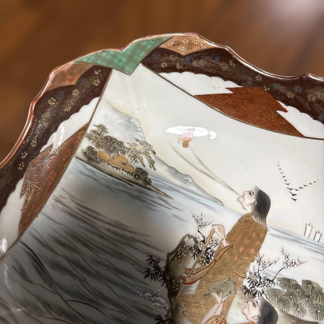 期間限定最終処分特価　逸品　九谷製変形型三つ鉢素敵な絵柄傷無し素晴らしい美術品