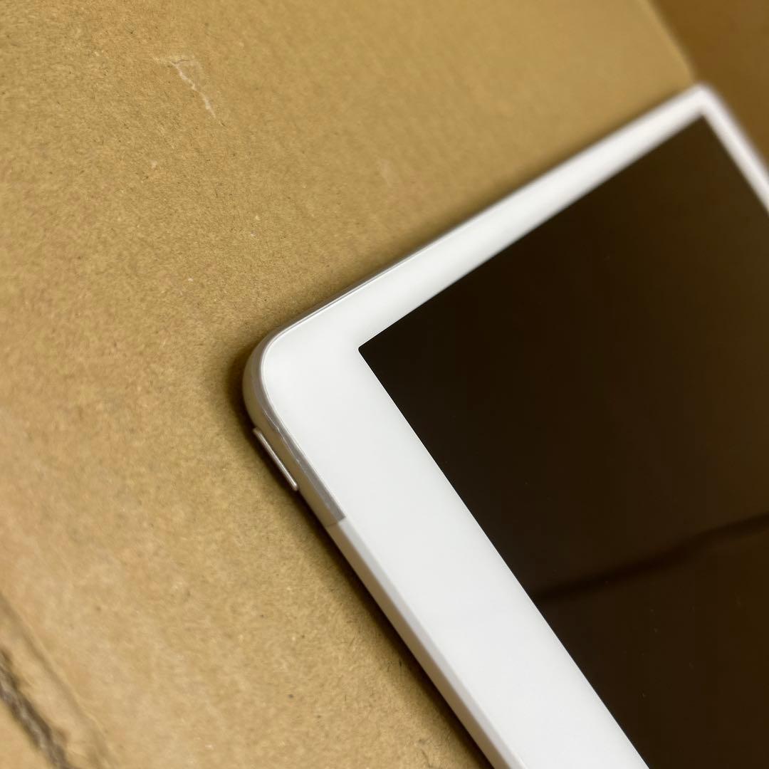 iPad (第７世代) Wi-Fi + Cellular 128GB シルバー