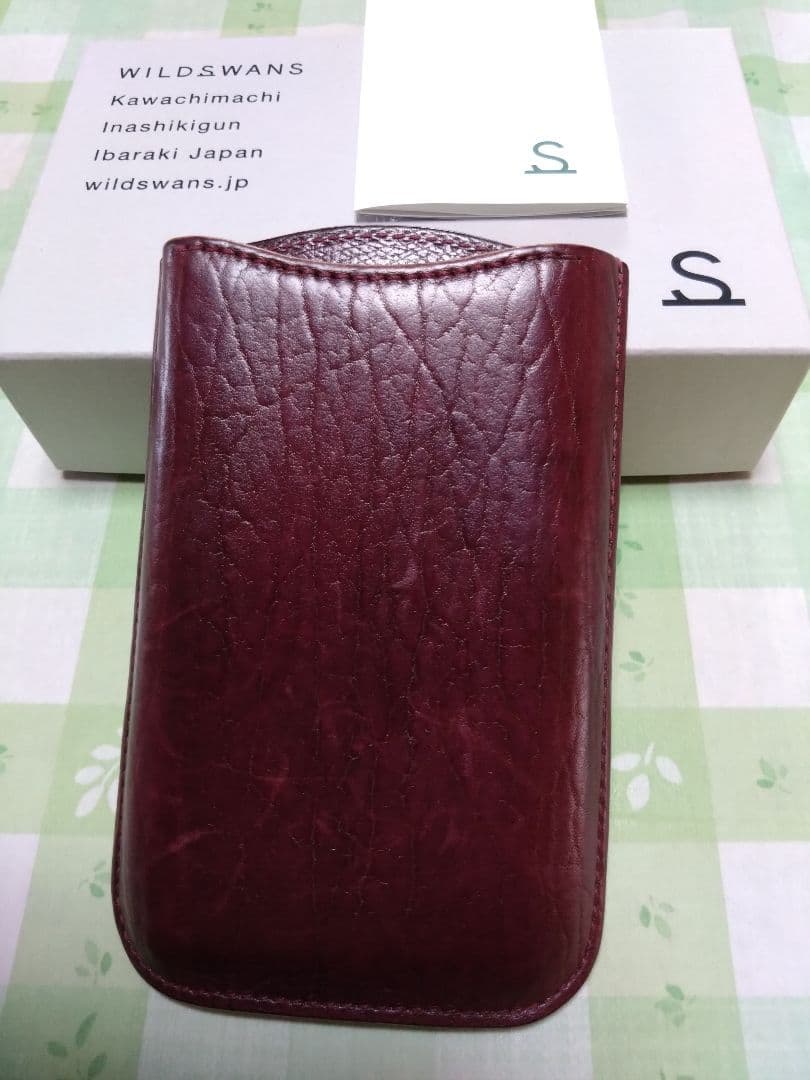 ワイルドスワンズ　スマホケース　プリマスM オットセイ革　カラビナMセット