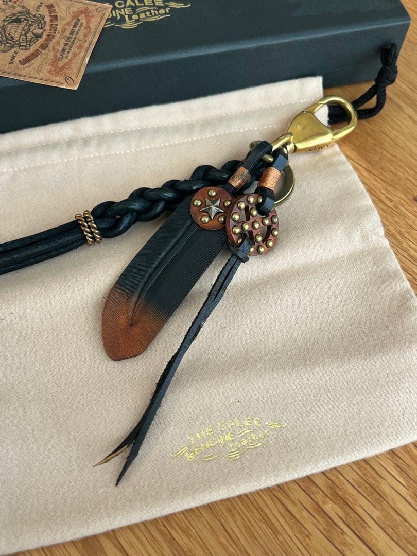 calee キャリー　レザーキーホルダー　クライミー
