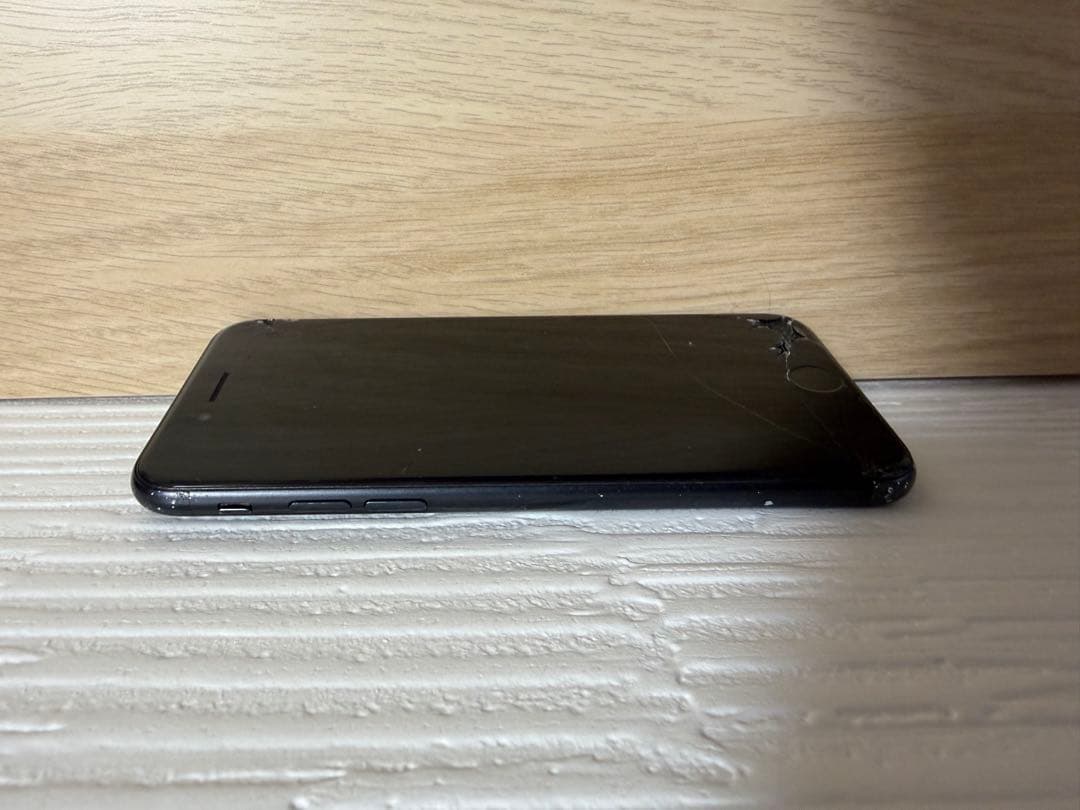 Apple iPhone SE 2nd (モデルA2275)