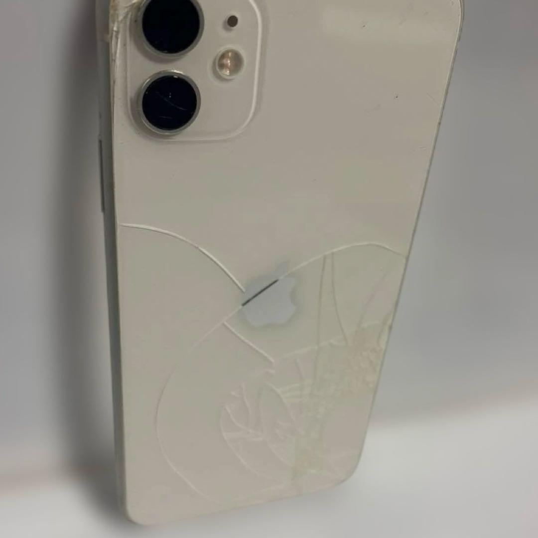 iPhone11 本体 64GB ひび割れあり