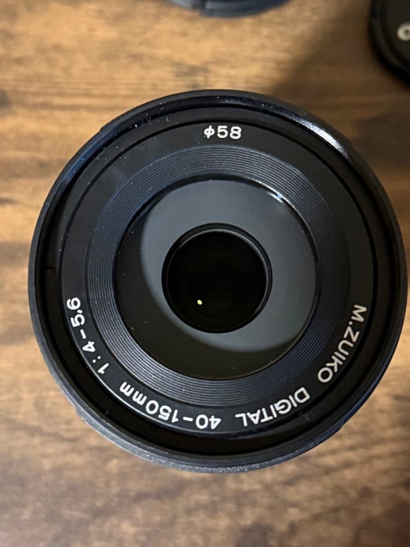 OLYMPUS PEN E-P7 ミラーレス一眼　ダブルレンズキット