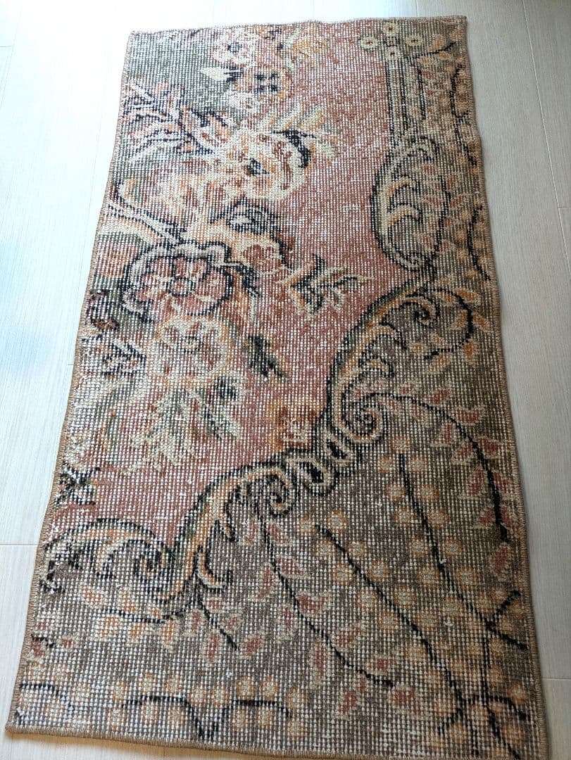 50×91 くすみサーモンピンク×くすみチャコールグレー　トルコヴィンテージラグ