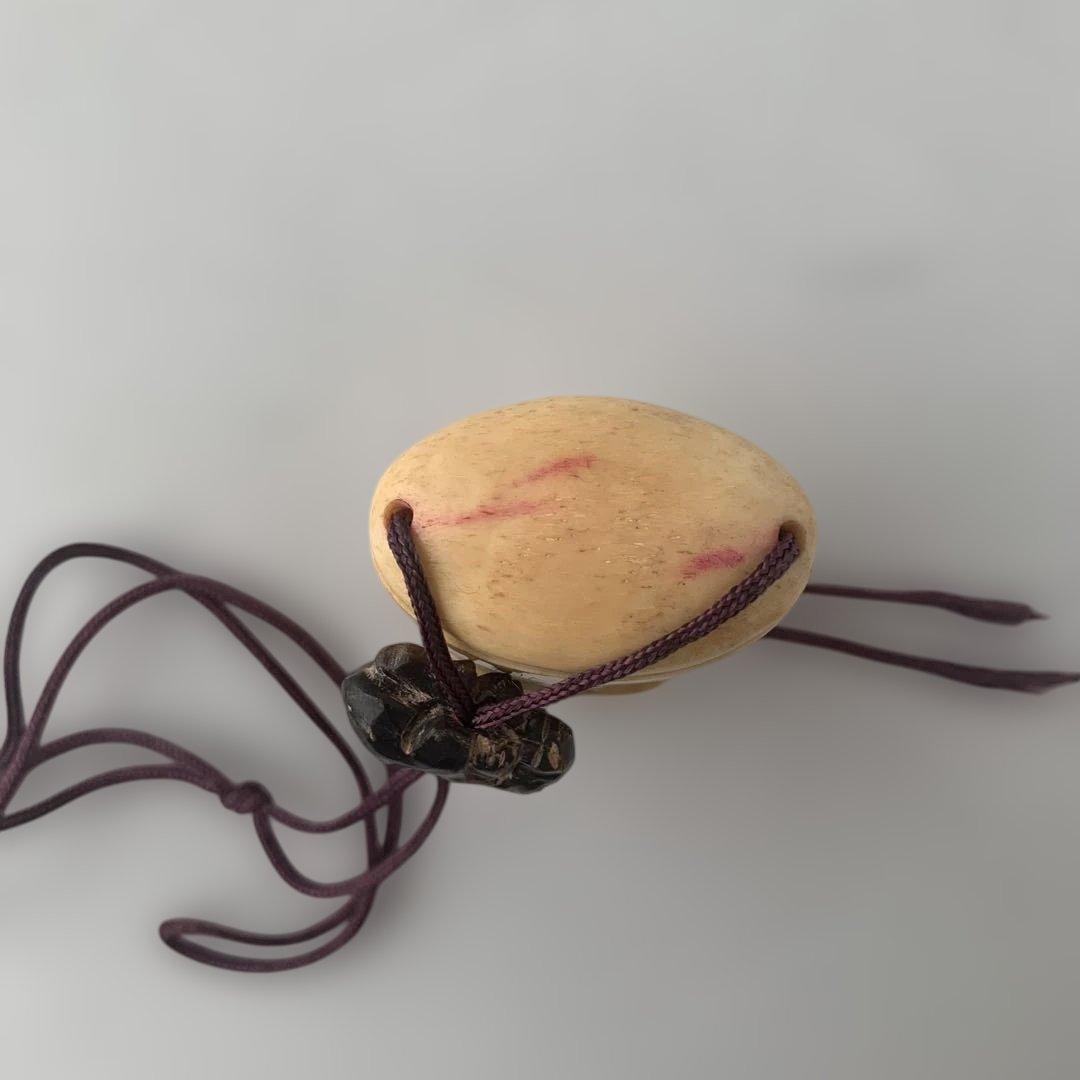 ウサギ彫刻印籠　縦6, 横4cm