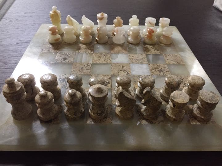 【新品・未使用 】オニキスのチェス 盤・駒セット