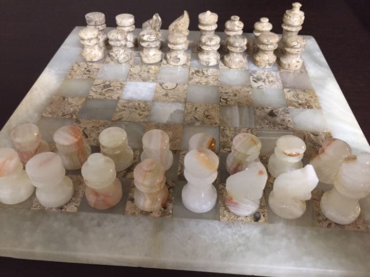 【新品・未使用 】オニキスのチェス 盤・駒セット