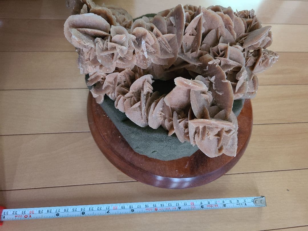 ユニークな石の置物 約8kg