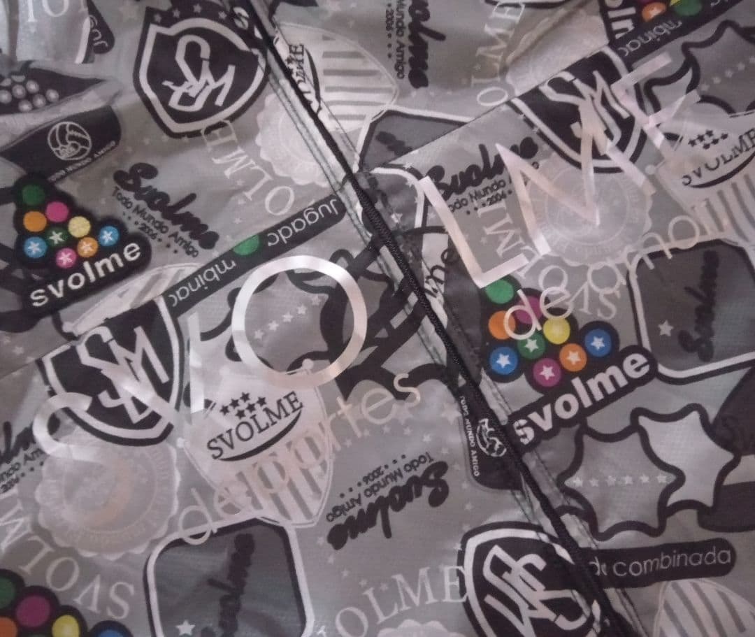 【匿名配送】【入手困難】スボルメ　ピステ　ジャケット　パーカー　銀　svolme