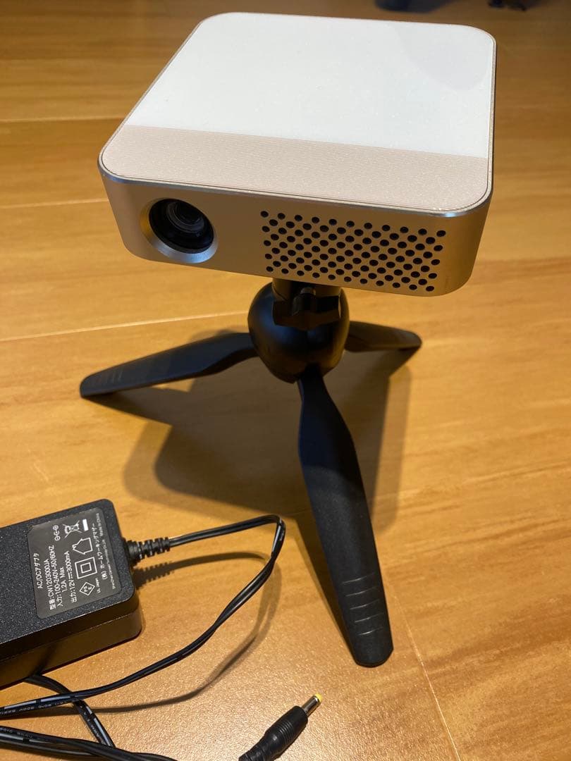 【大幅値下げ】UENO-mono製小型プロジェクター「KABĒNI PRO」