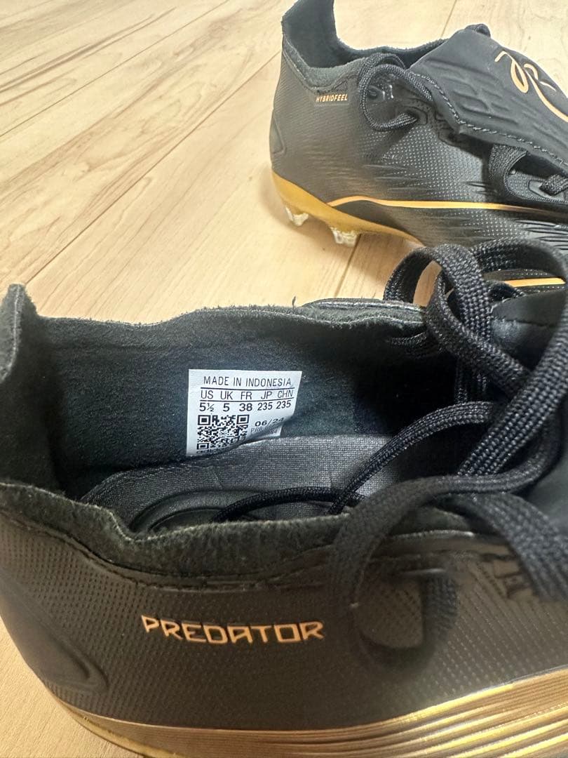 adidas Predator サッカーシューズ ブラック/ゴールド US5.5