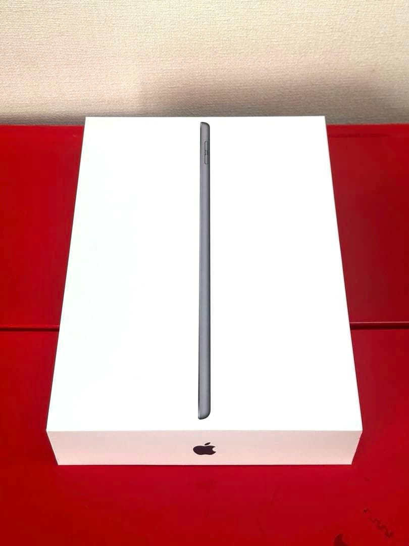 ゆ*ん様 超美品！箱＆付属品付き iPad 第7世代 32GB WiFi スペー