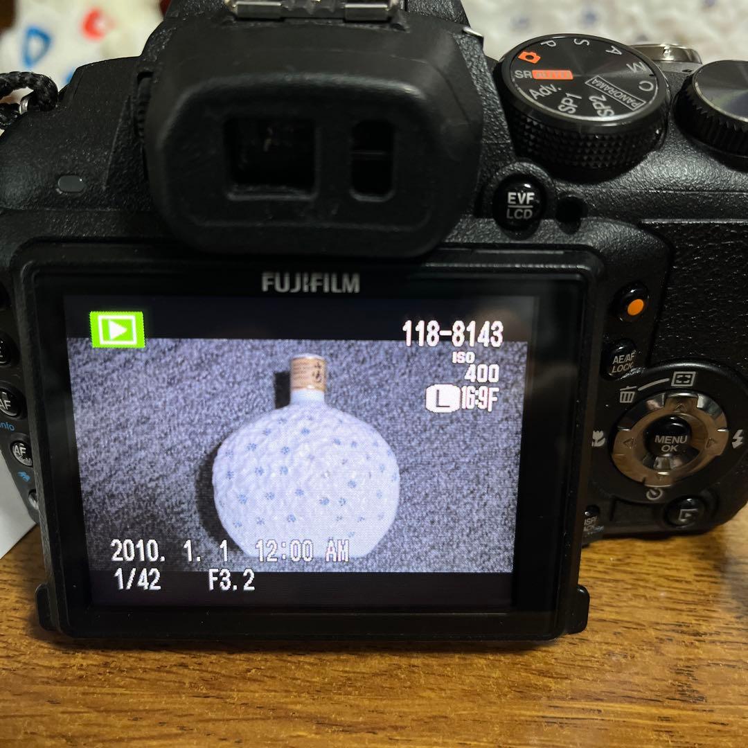 Fujifilm FinePix HS10 デジタル一眼レフカメラ　30倍ズーム