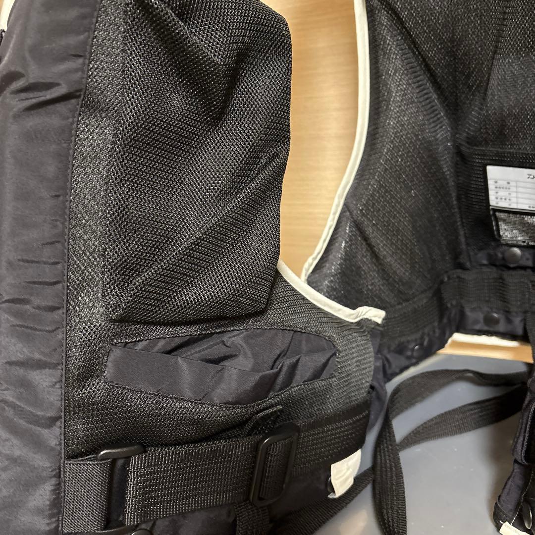 DAIWA フローティングジャケット　Lサイズ ホワイト　￼ライフジャケット