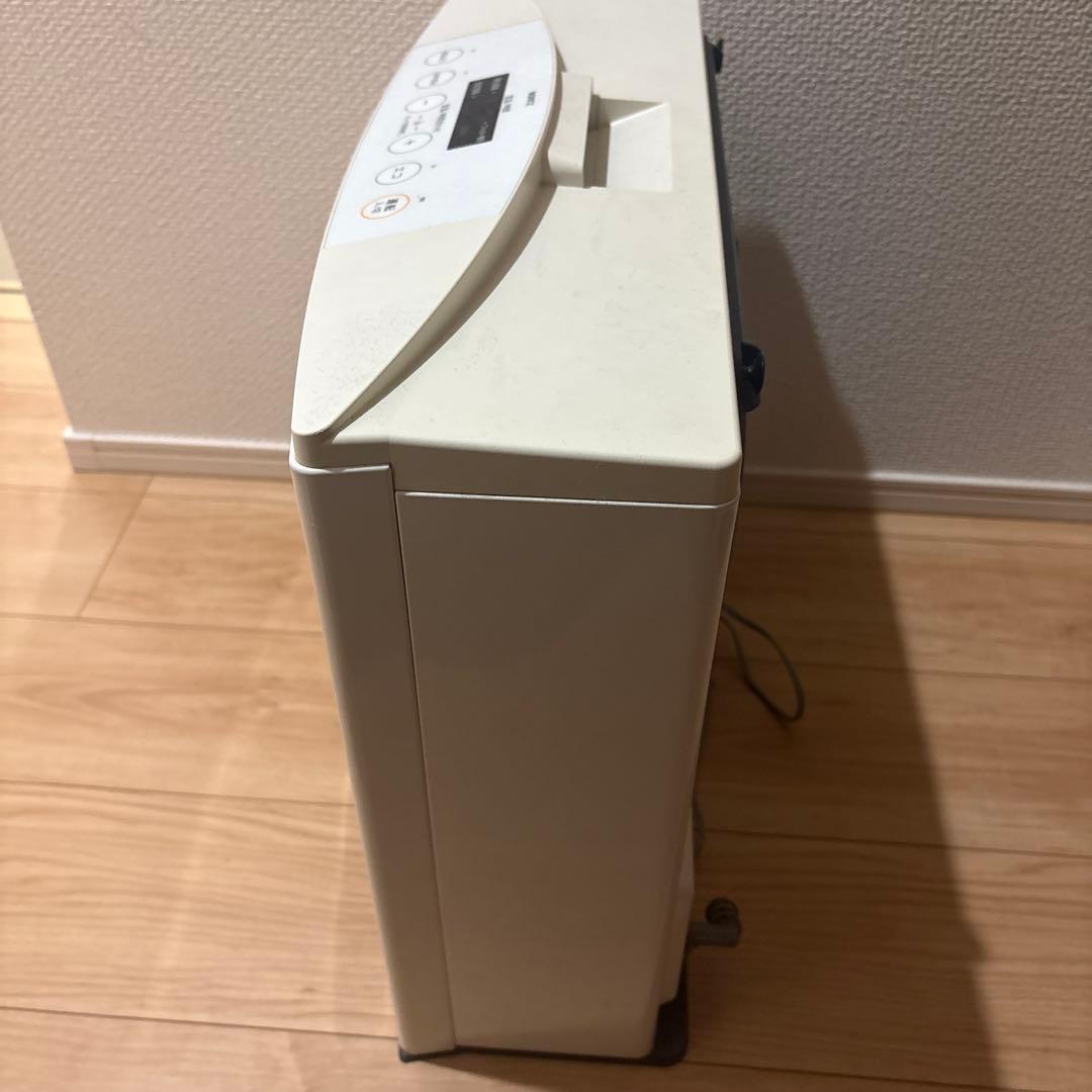 ガスファンヒーター デジタル表示 ホワイト