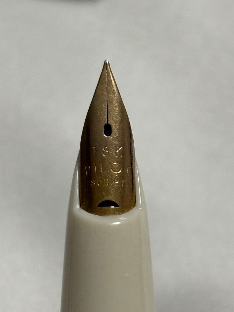 PILOT '70s Elite 新品万年筆 18K スクリプト　細字