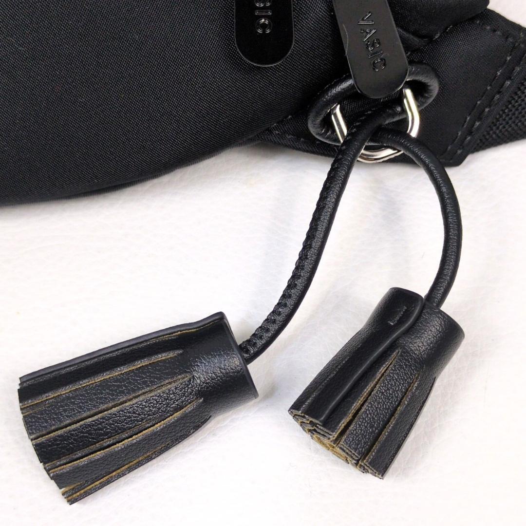 美品 VASIC ヴァジック DAY-TO FANNY PACK ボディーバッグ