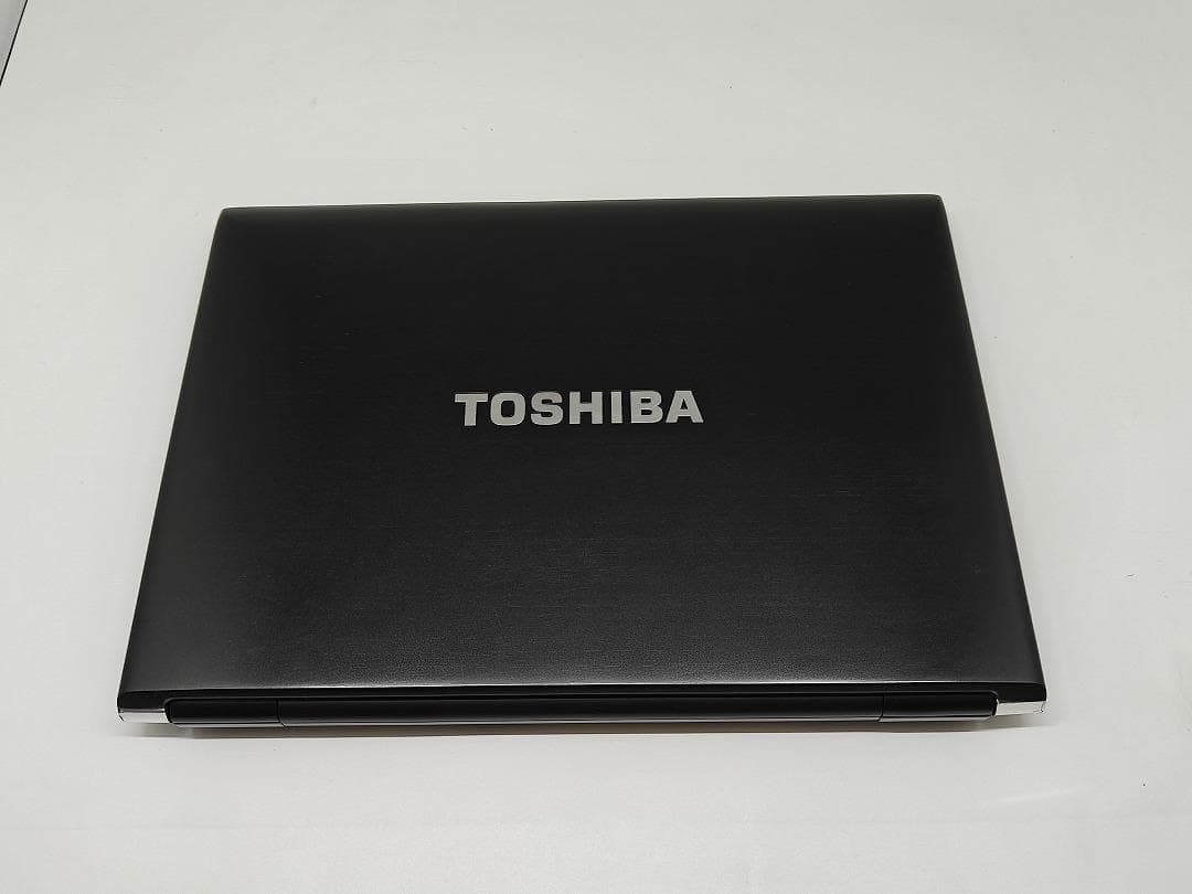 【東芝】爆速 Corei7/新品SSD256GB ノートパソコン 13.3 E1