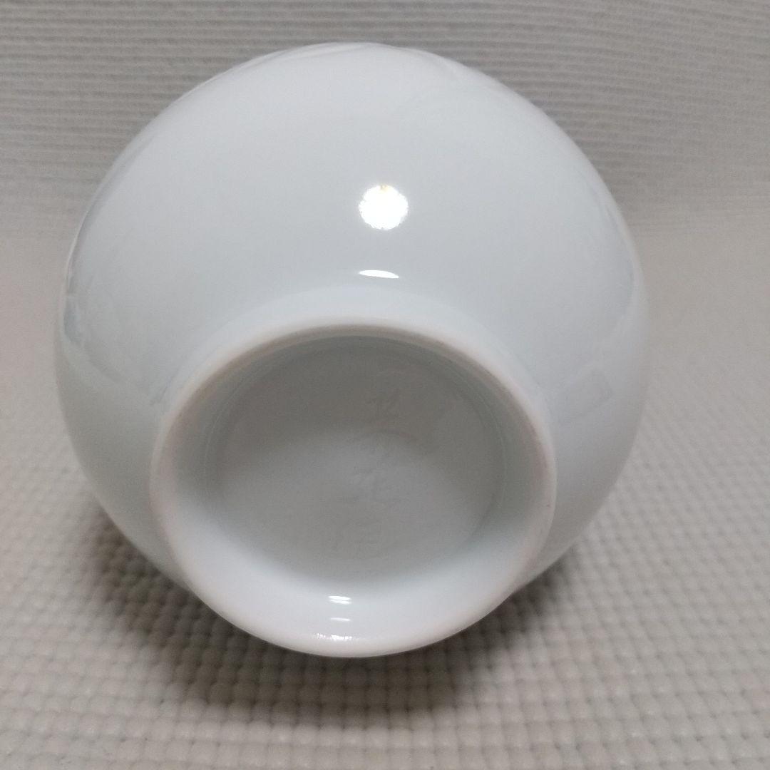 美し過ぎ〈牡丹彫の一輪挿し〉3.3万円/有田焼/白磁/中仙窯/中尾恭純/花器/壺