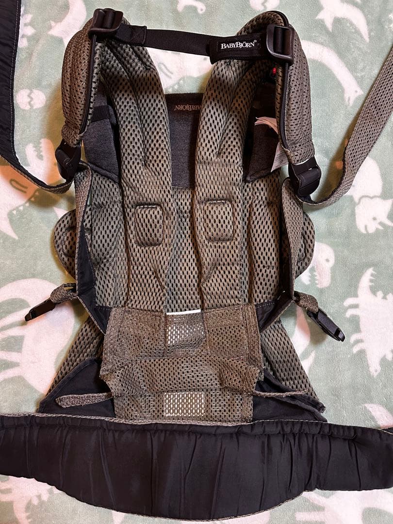 ベビービョルン　ハーモニー　ダークグリーン