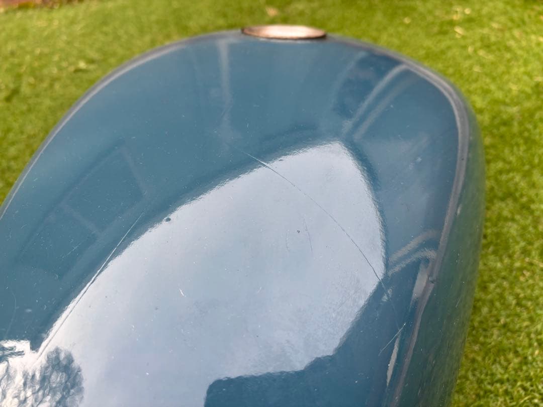 ダークブルー金属タンク 手動バルブ付き