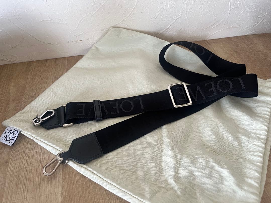 ロエベ　ゴヤパファーB896G22X01 ショルダーバッグ