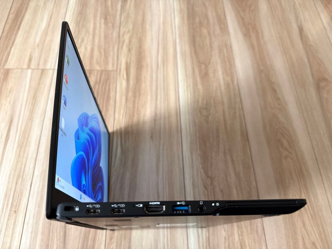 軽量738g 第11世代 富士通LIFEBOOK U9311/F 4/256GB