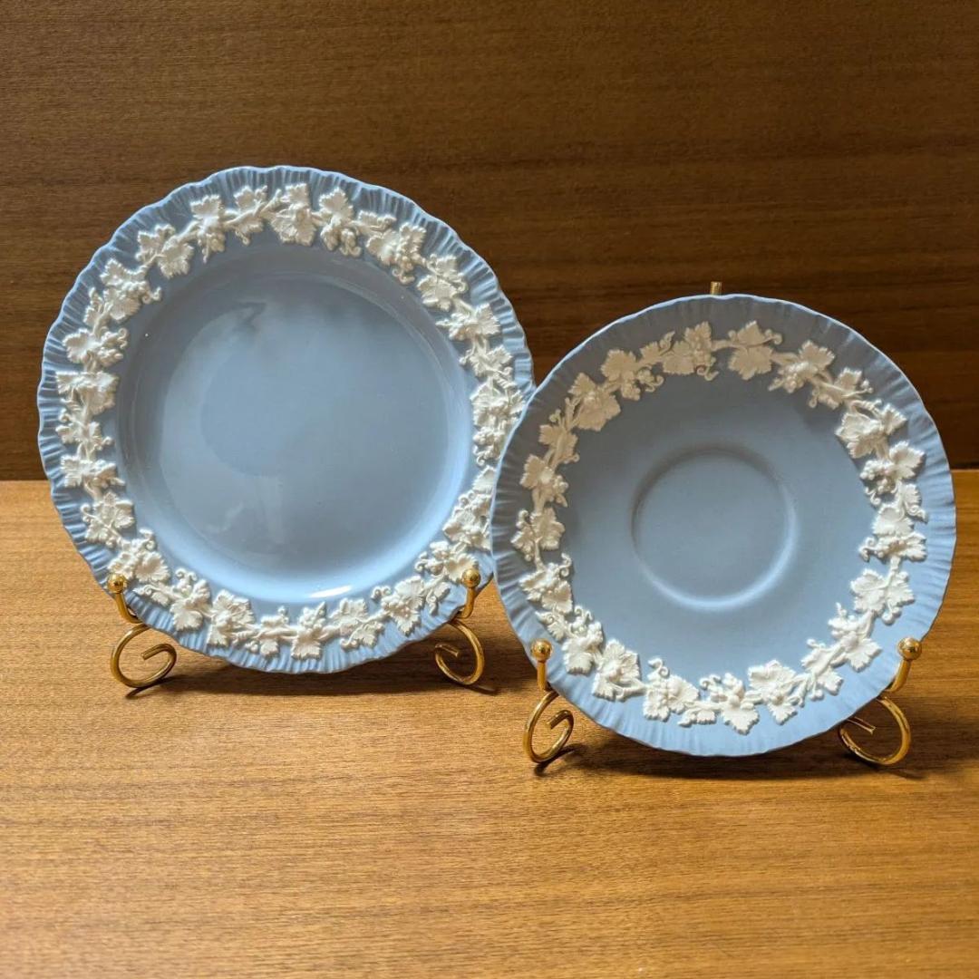 美品 ★ ウェッジウッド エンボス クイーンズウェア クリーム シェルエッジ