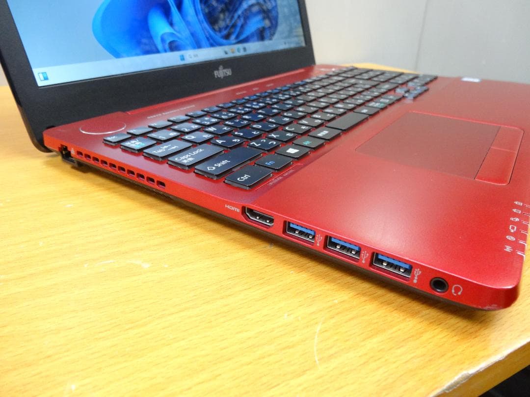 富士通 LIFEBOOK AH53/X (型番 FMVA53XRKS)