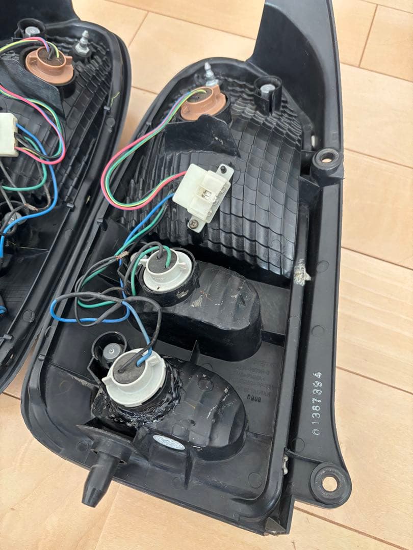 ダイハツ　ミラジーノ　L700 テールランプ　スモーク　コーキング済