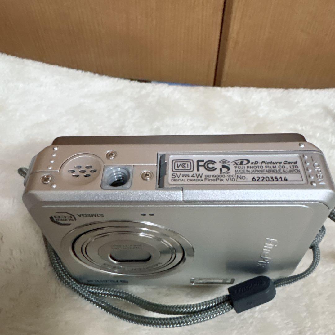 富士フィルム FUJIFILM FinePix V10 コンデジ