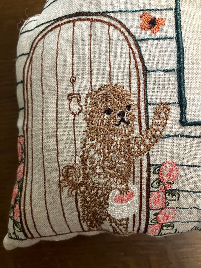 コーラル&タスク 猫村さん 小さなピローのポケットハウス 新品