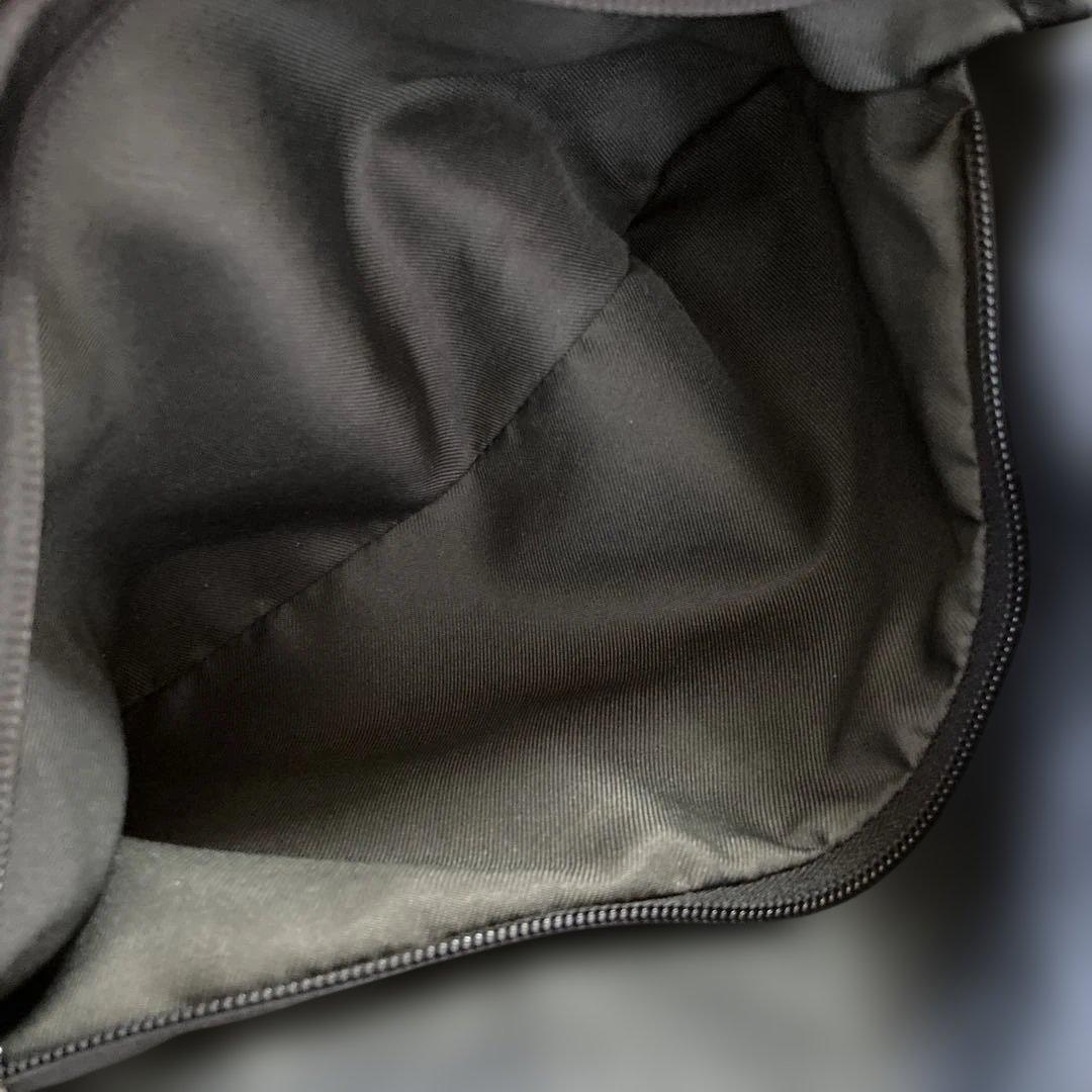 イアパピヨネ　ショルダーバッグ