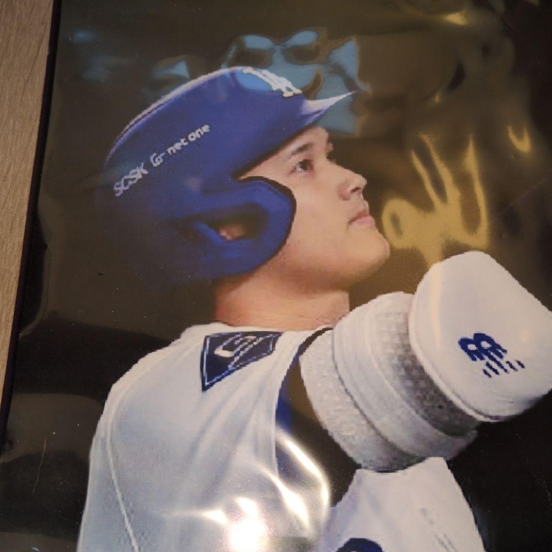 大谷翔平選手　直筆サイン入り　写真 　ドジャース　非売品　鑑定済み