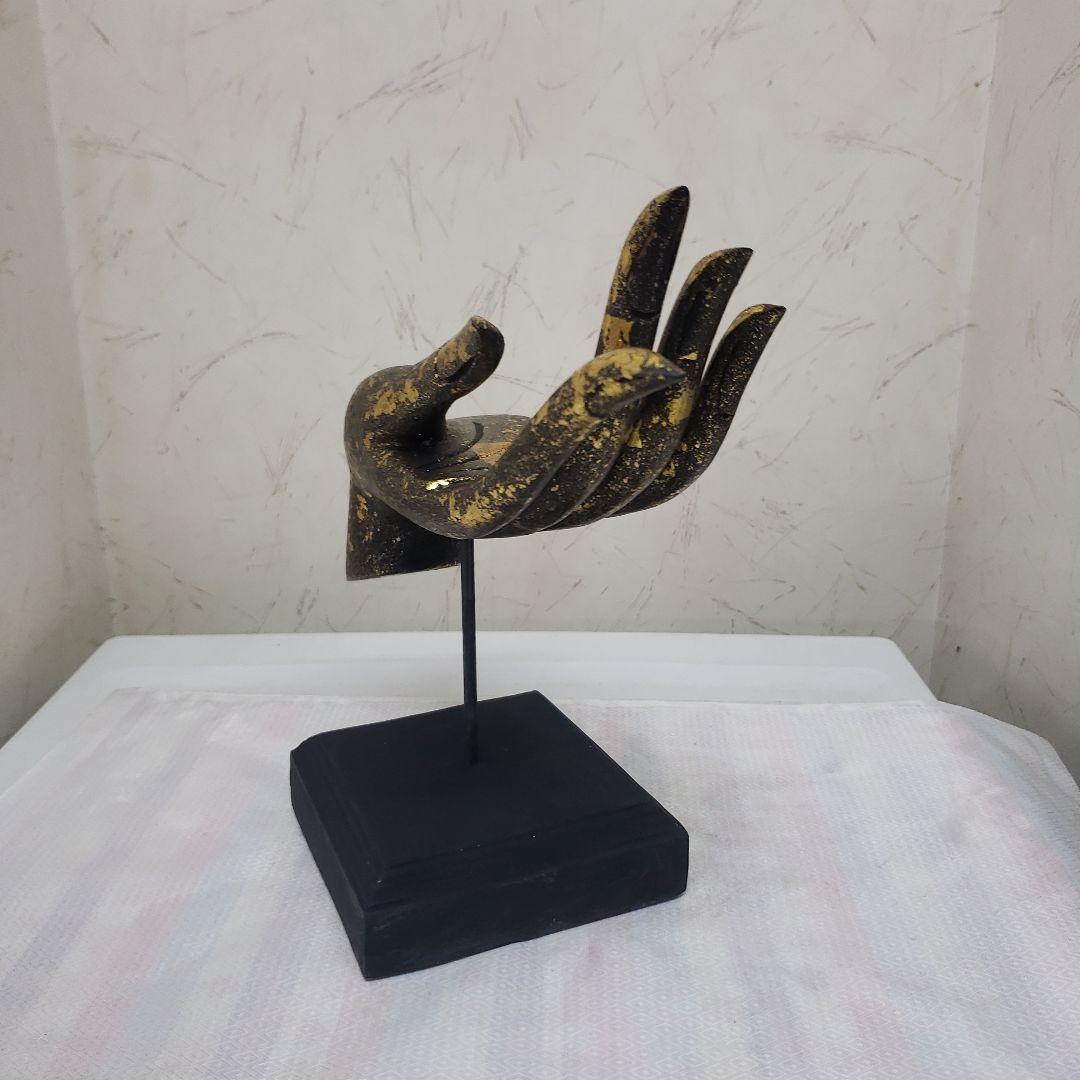 蔵出し特価　木製仏陀の黒と金の右手の形状の置物43×13×13水平置可　670g