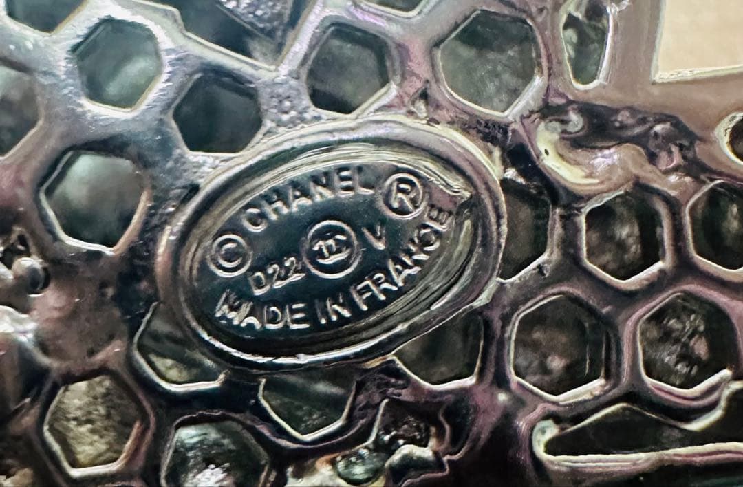 CHANEL CCロゴ ブローチ シルバー ラインストーン