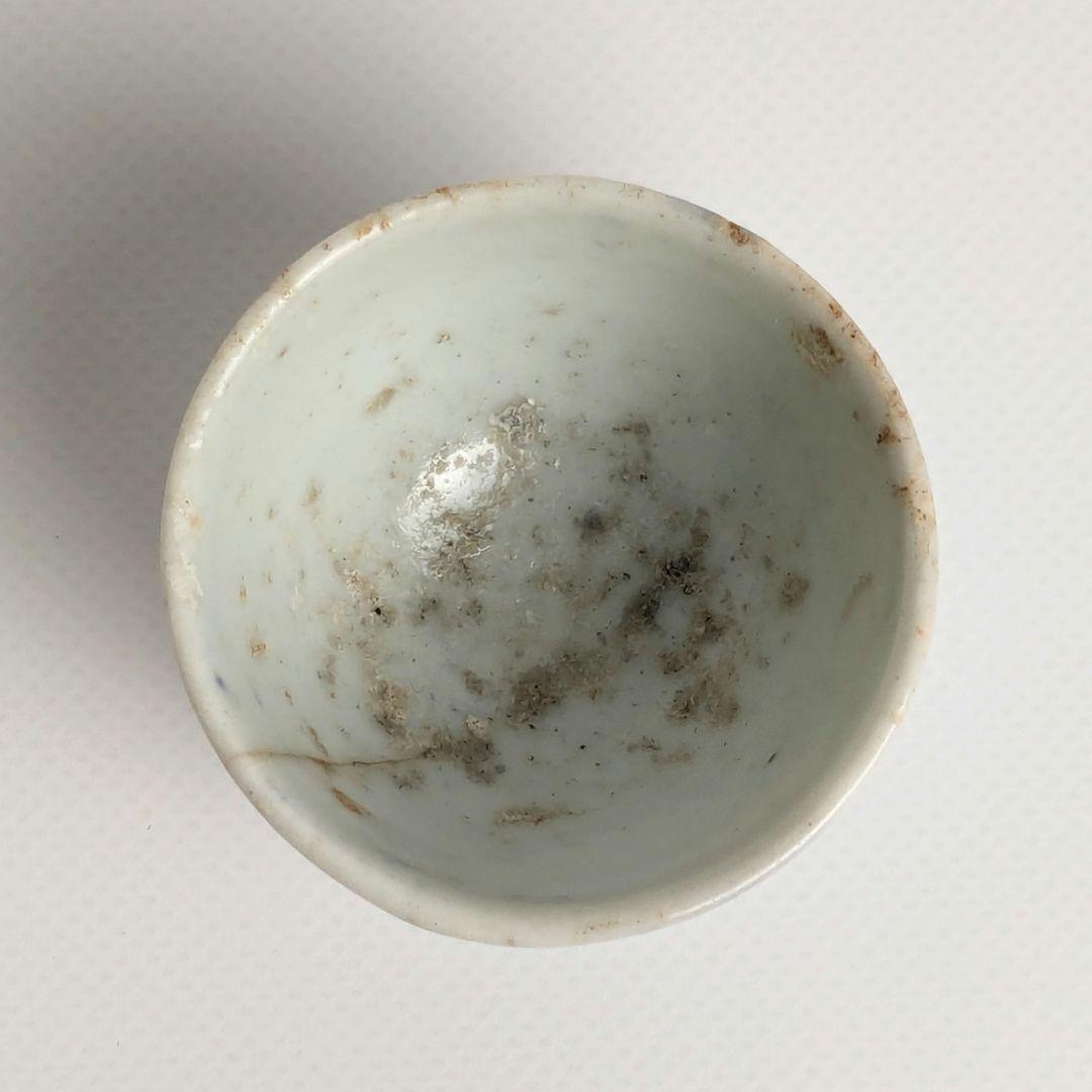 初期伊万里　染付ぐい呑　17世紀　葡萄葉文　　染付盃　酒器　猪口