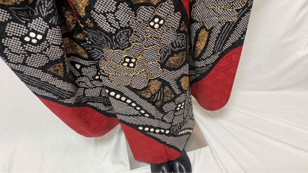 牡丹 絞り 金彩 黒 正絹　振袖 成人式　振袖3点セッQR