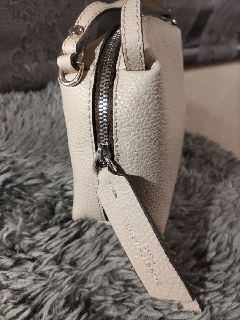 ジャンニキアリーニ レザー ショルダーバッグ