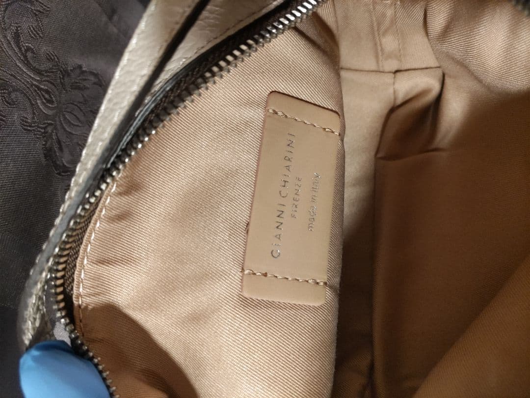 ジャンニキアリーニ レザー ショルダーバッグ