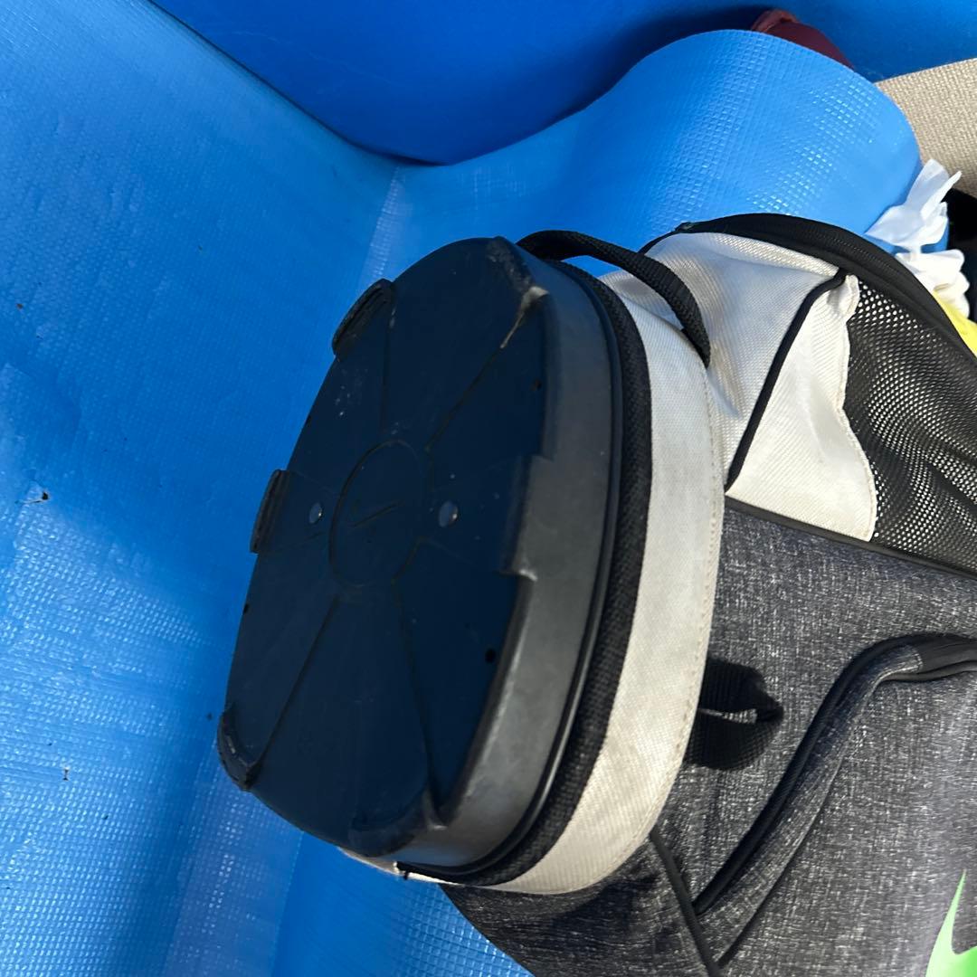 NIKEキャディーバッグ軽量タイプ・値下げ中